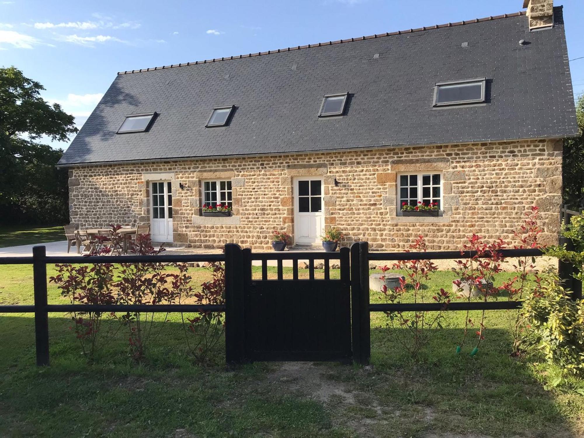 Maison De La Grange, Chaulieu Sourdeval المظهر الخارجي الصورة